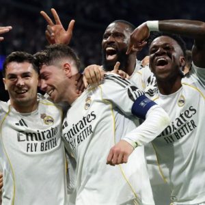 Hat-trick đẳng cấp của Valverde khiến Man City choáng váng