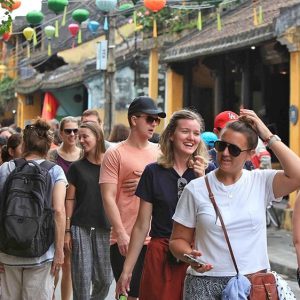 Điểm tin du lịch ngày 7.4: Việt Nam lập kỷ lục đón khách quốc tế và bánh mì được CNN vinh danh