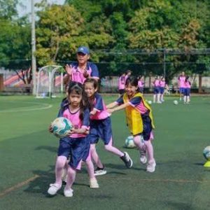 Sân cỏ có phần của con gái
