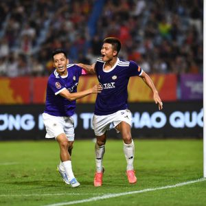CLB Hà Nội đánh bại CAHN trong trận derby Thủ đô
